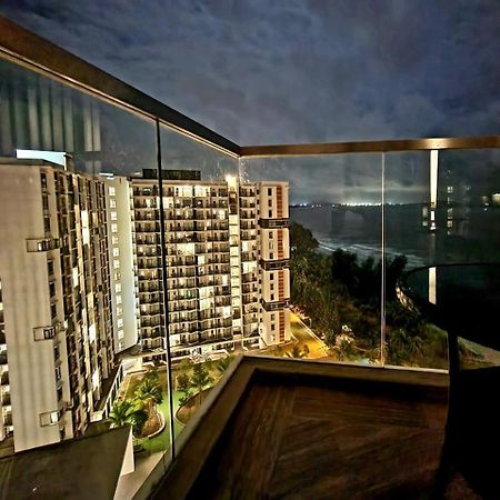 Spectacular High Floor Sea View And Pool View Residences Куантан Экстерьер фото